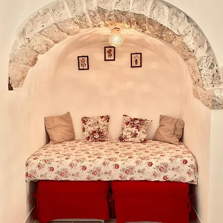Il Trullo Di Rosa Impalata